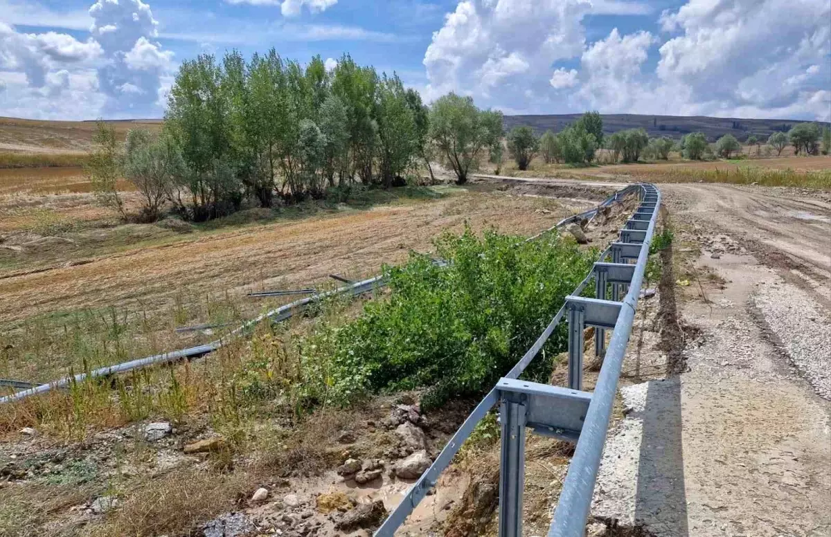 Çorum Alaca’da Sel: Bariyerler Söküldü