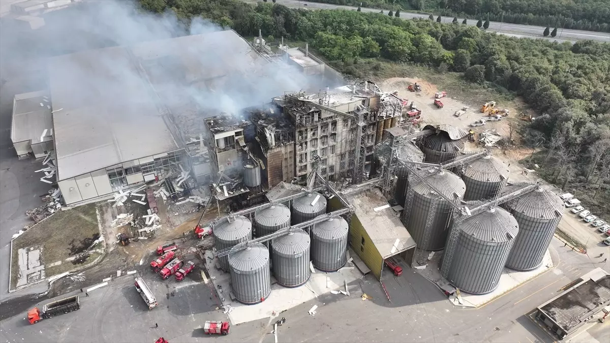 Hendek’teki Fabrika Patlamasında 21 Yaralı