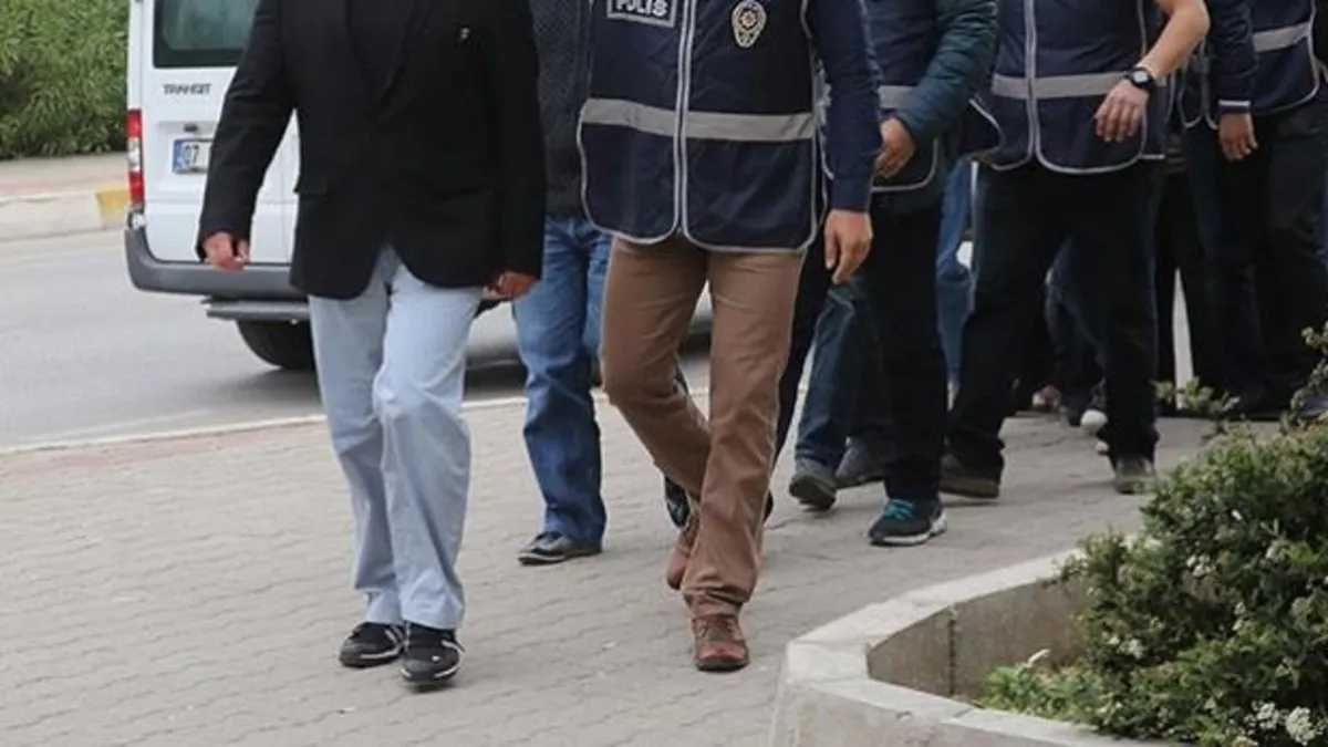 Mersin merkezli 9 ilde DEAŞ’a yönelik operasyonda 13 zanlı yakalandı