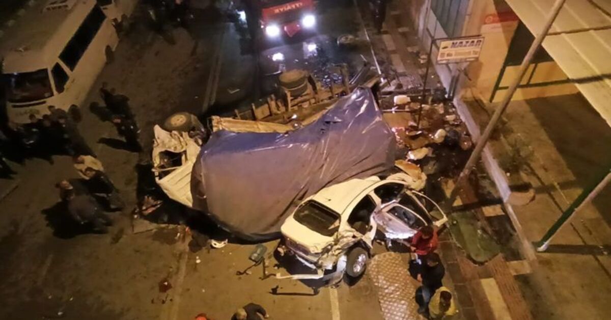 7 araca çarpıp köprüden uçtu! 3 ölü, 22 yaralı