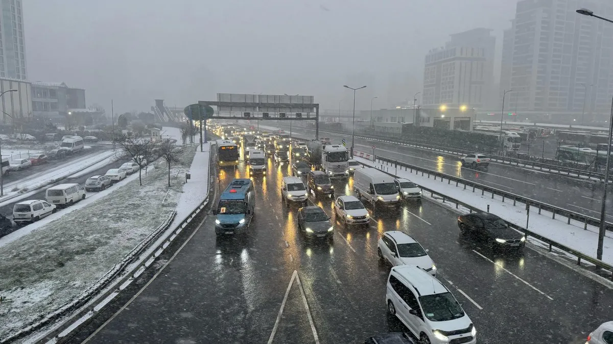 SON DAKİKA | Meteoroloji ve AKOM’dan hava durumu uyarısı! İstanbul’da kar yağışı yarın devam edecek mi?