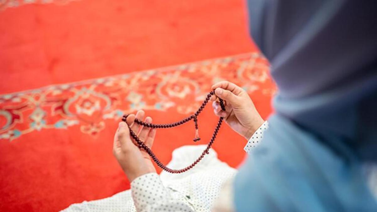 KADİR GECESİ NAMAZI NASIL KILINIR, KAÇ REKAT? Kadir Gecesi namazı saat kaçta kılınır? Mübarek Kadir Gecesi’nde kılınacak namazlar!