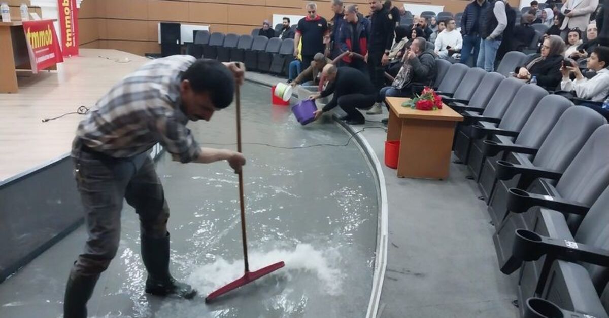 Naci Görür’ün panel vereceği salonu su bastı