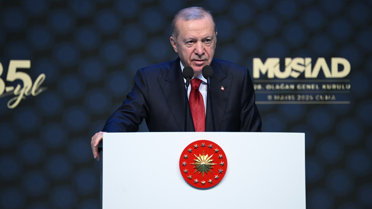 Cumhurbaşkanı Erdoğan: CHP’lilerin kendi ülkelerini jurnallemesini görmezden gelemeyiz